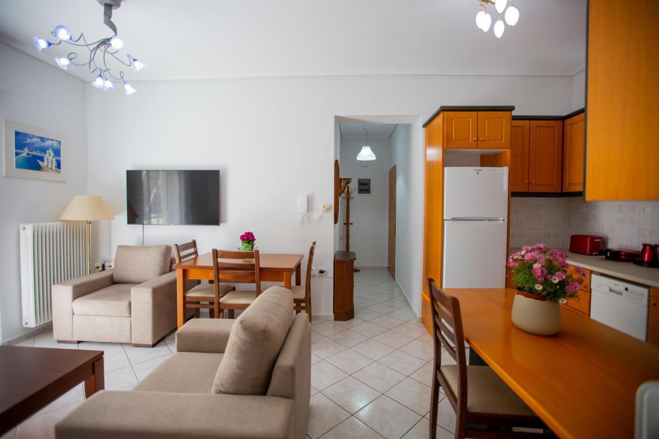 Poly'S Charming Home - City Center & Near The Beach 2Bedroom Apartment 纳弗帕克托斯 外观 照片